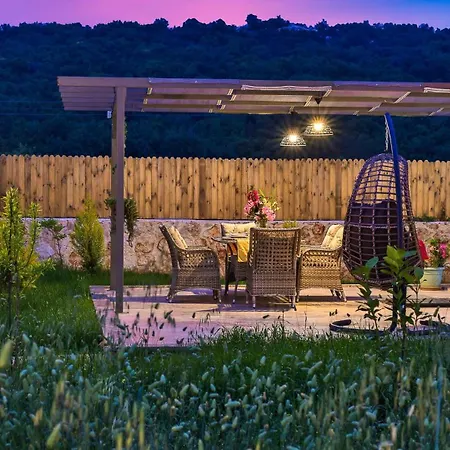 Agullu Village 3 Bedroom Private Pool And Garden 别墅 卡斯